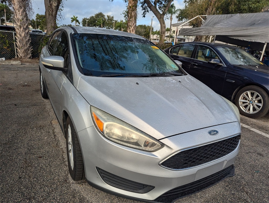 2015 Ford Focus SE 10