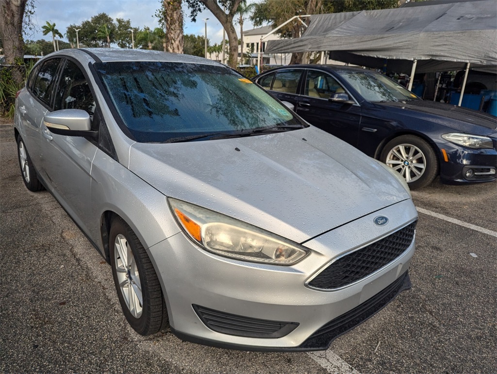 2015 Ford Focus SE 11