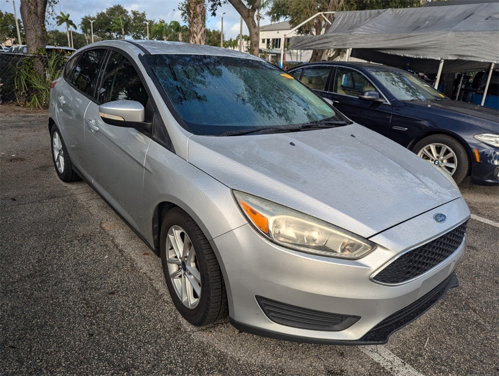 2015 Ford Focus SE 12