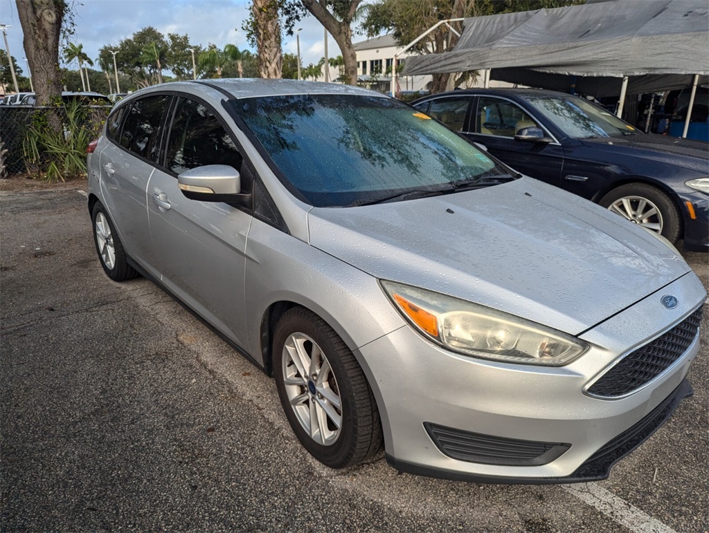 2015 Ford Focus SE 13