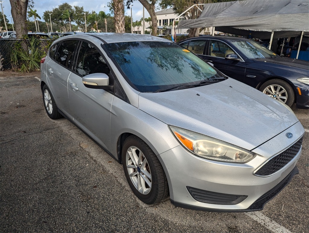 2015 Ford Focus SE 14