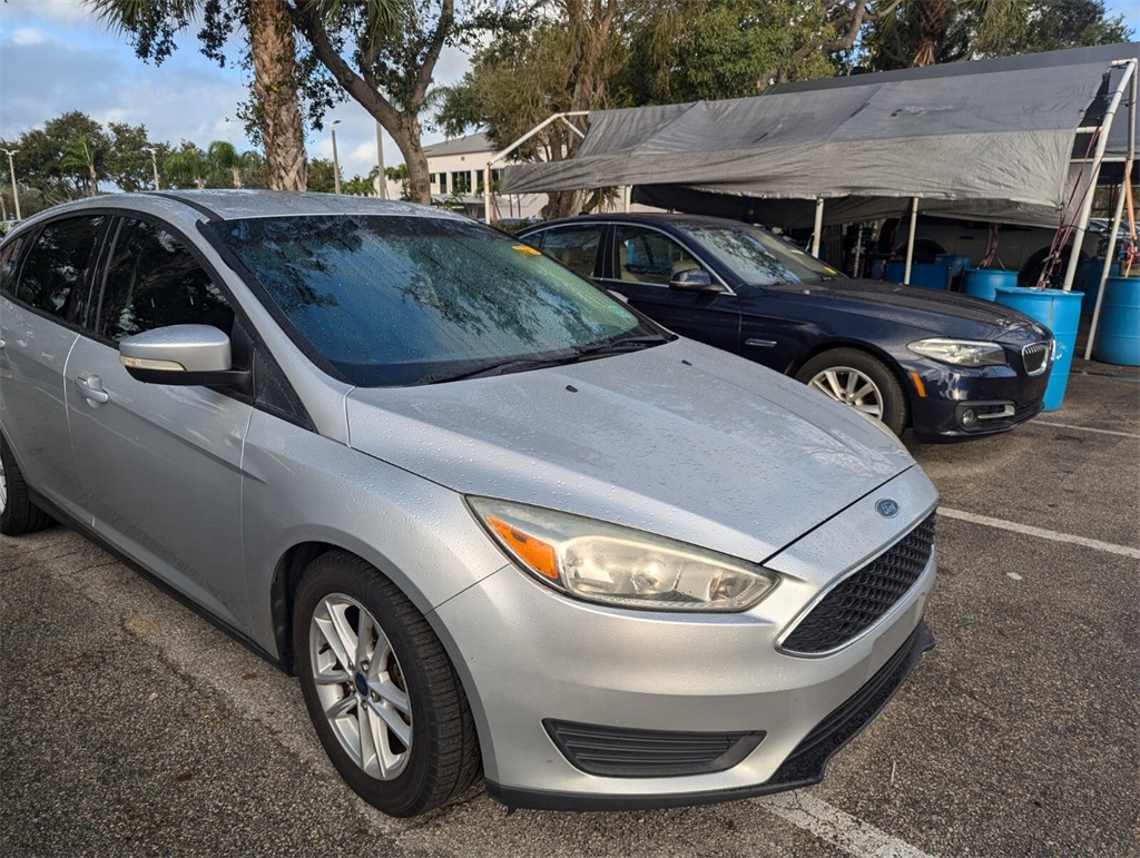 2015 Ford Focus SE 15