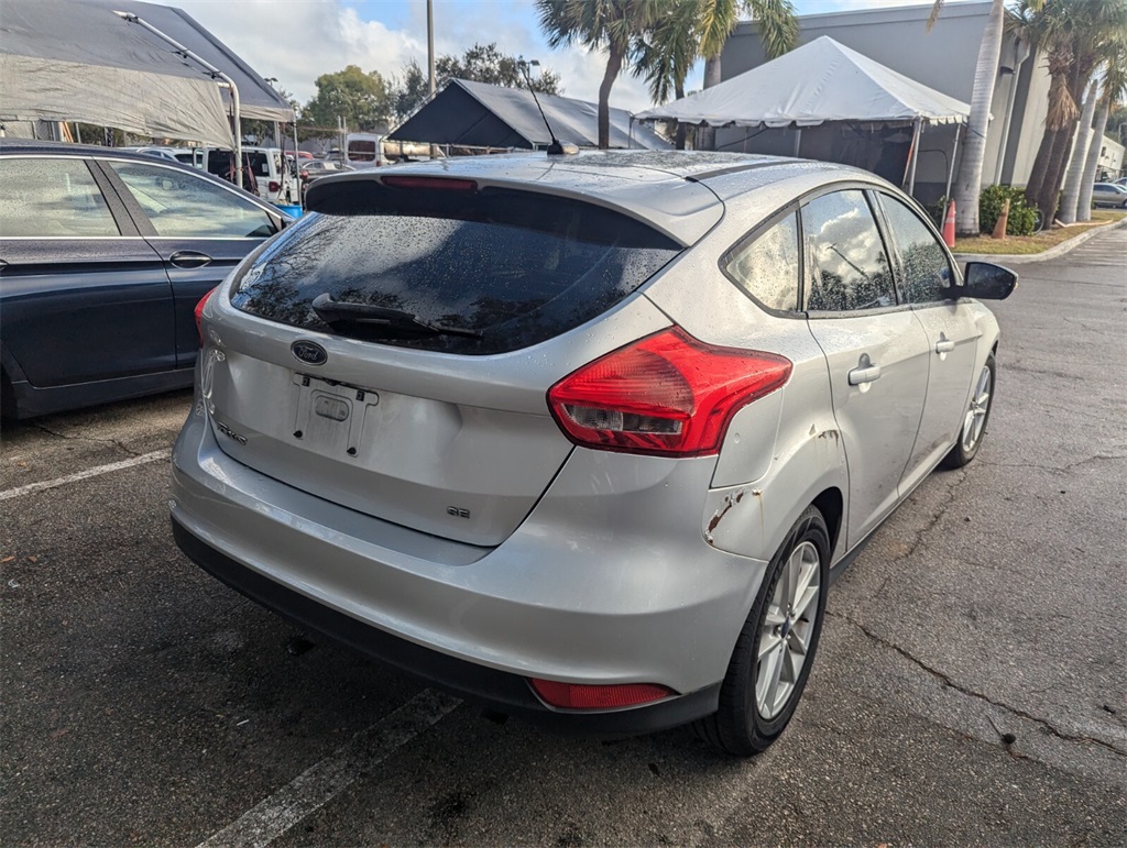 2015 Ford Focus SE 17