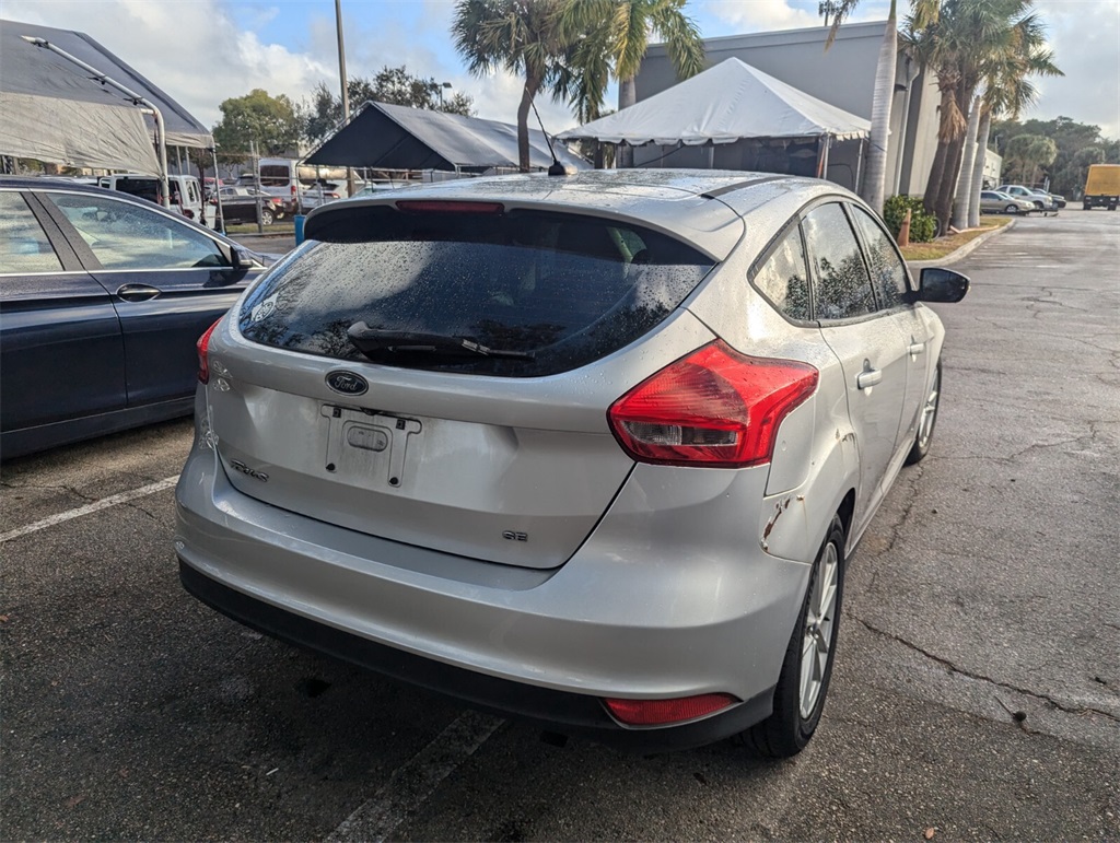 2015 Ford Focus SE 18