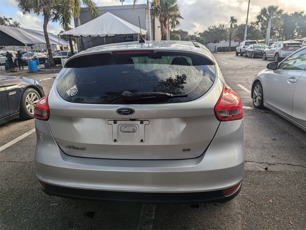 2015 Ford Focus SE 21