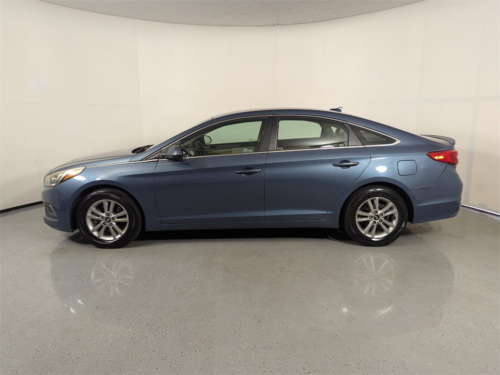 2016 Hyundai Sonata Base 4