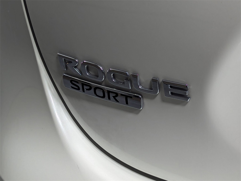 2021 Nissan Rogue Sport SL 7