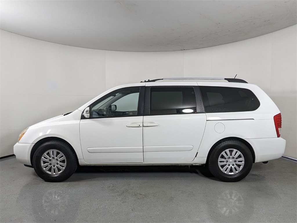 2012 Kia Sedona LX 4