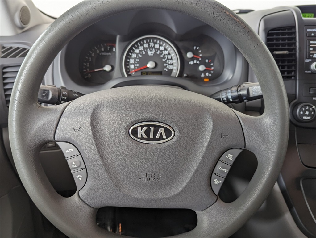 2012 Kia Sedona LX 15