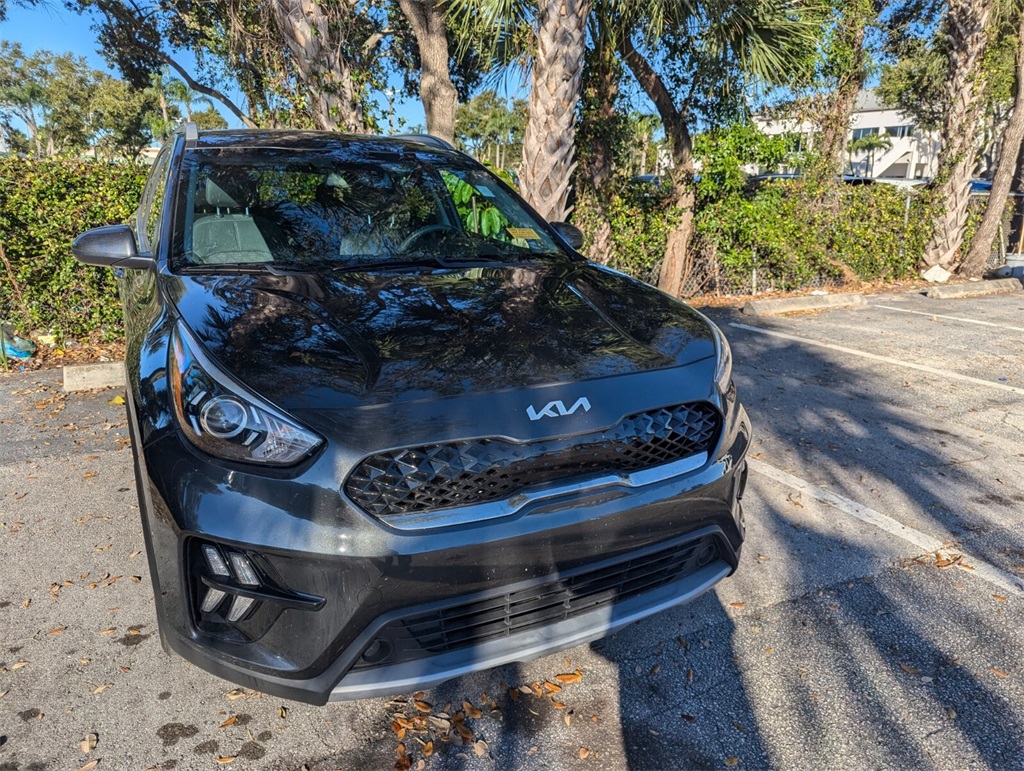 2022 Kia Niro Plug-In Hybrid LXS 8