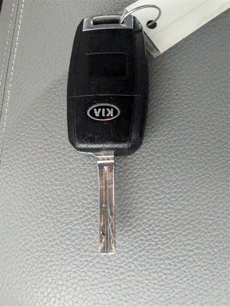 2014 Kia Sorento LX 28