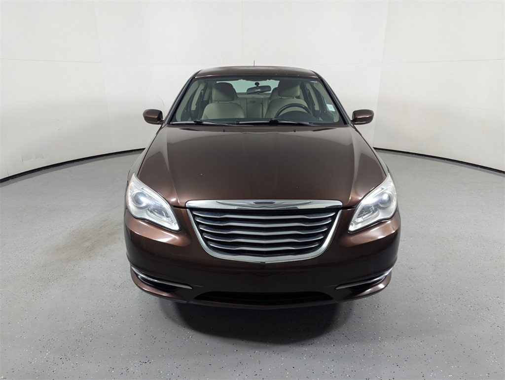 2013 Chrysler 200 Touring 2