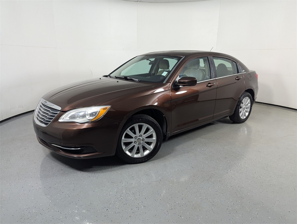 2013 Chrysler 200 Touring 3