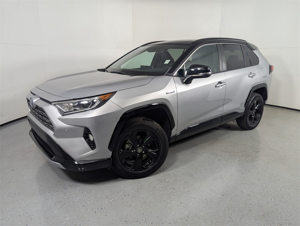 2021 Toyota RAV4 Hybrid XSE 3