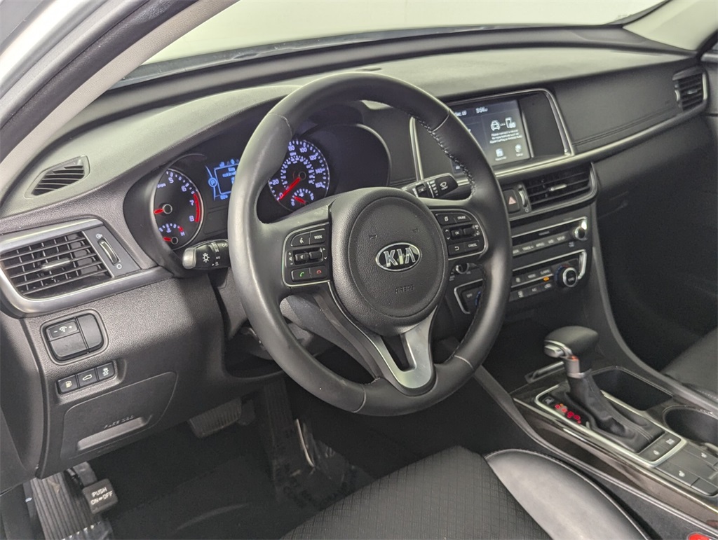 2017 Kia Optima EX 11