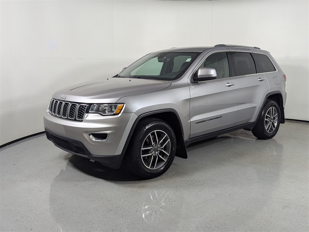 2020 Jeep Grand Cherokee Laredo E 3