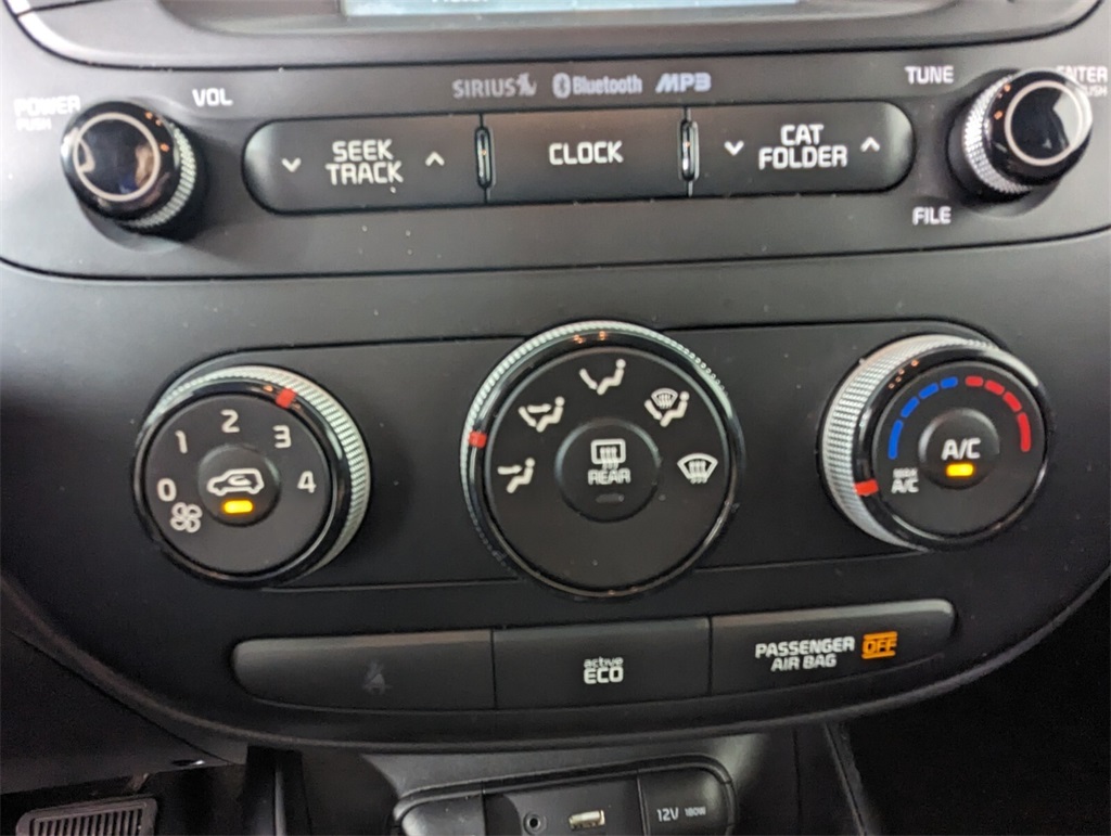 2016 Kia Soul Base 19