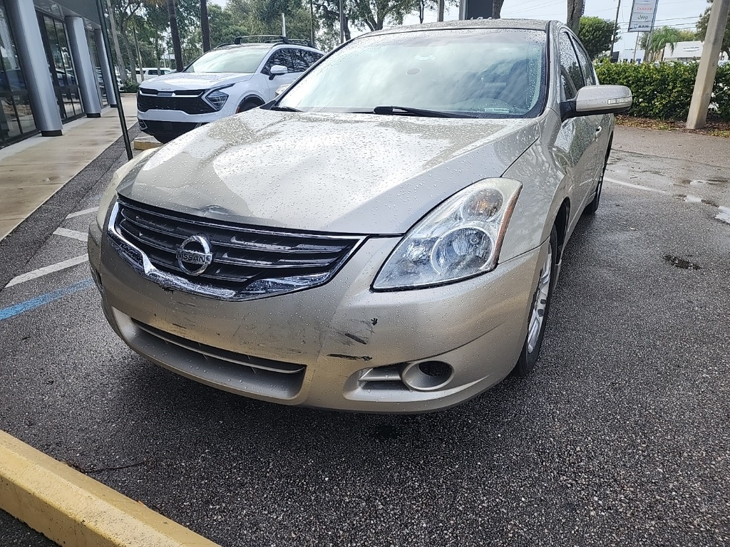 2010 Nissan Altima  3