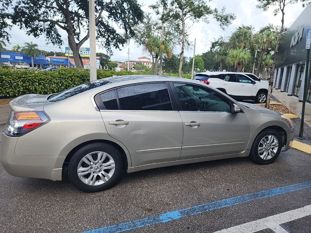 2010 Nissan Altima  6