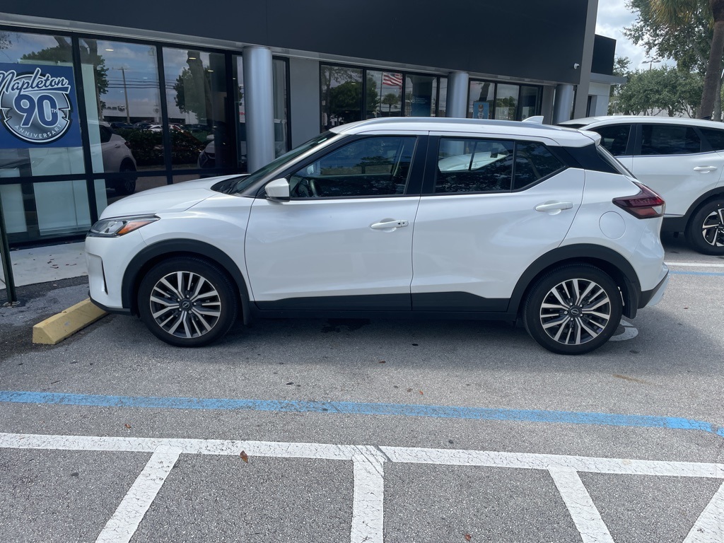 2023 Nissan Kicks SV 15