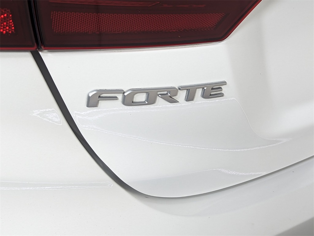 2022 Kia Forte GT-Line 8