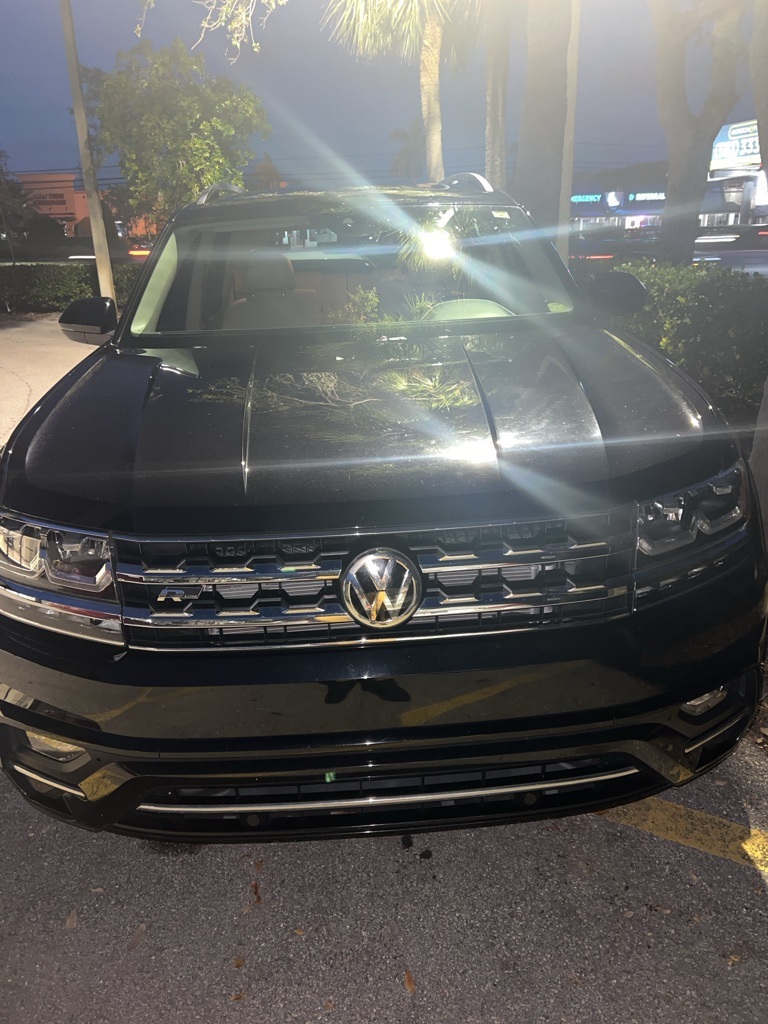 2019 Volkswagen Atlas 3.6L V6 SEL R-Line 1