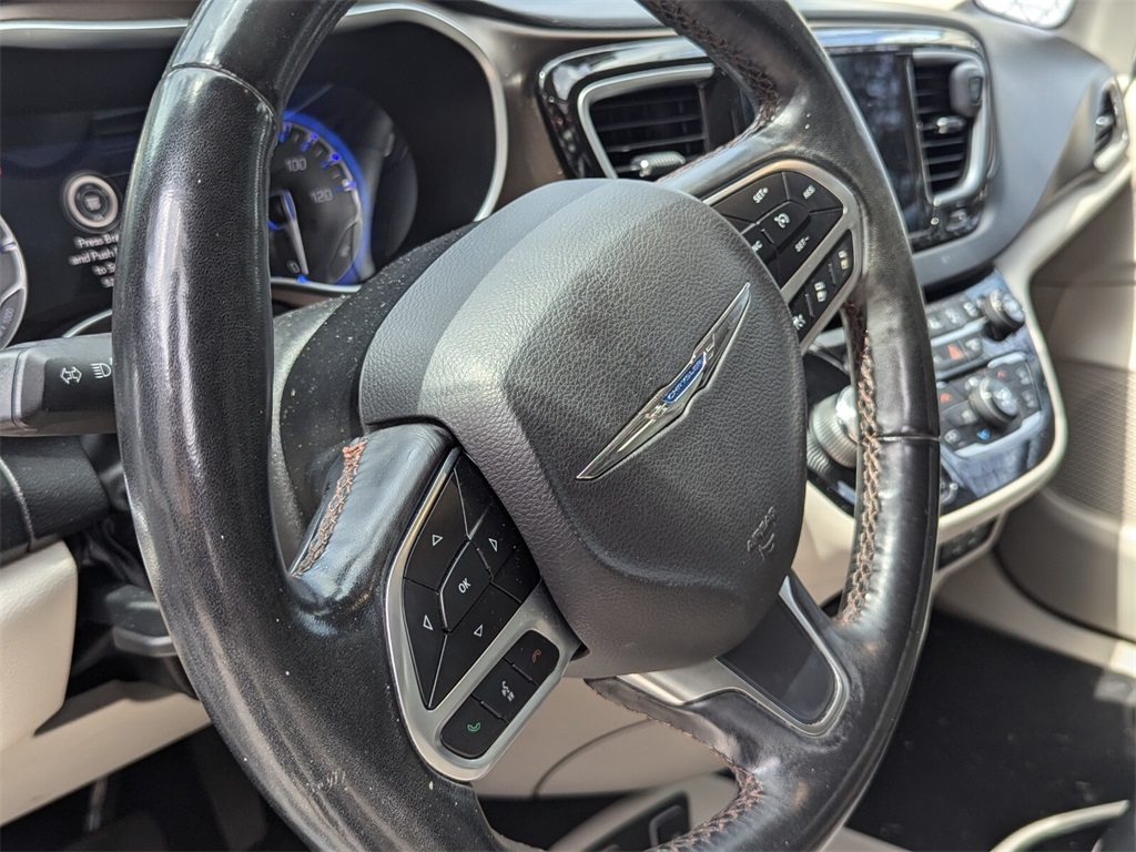 2019 Chrysler Pacifica Touring L Plus 19