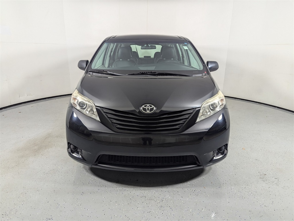 2017 Toyota Sienna L 2