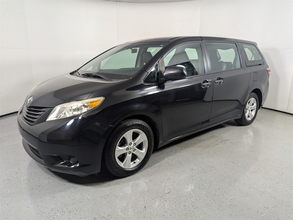 2017 Toyota Sienna L 3