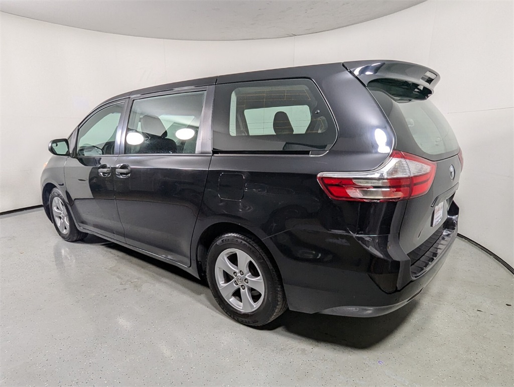 2017 Toyota Sienna L 5