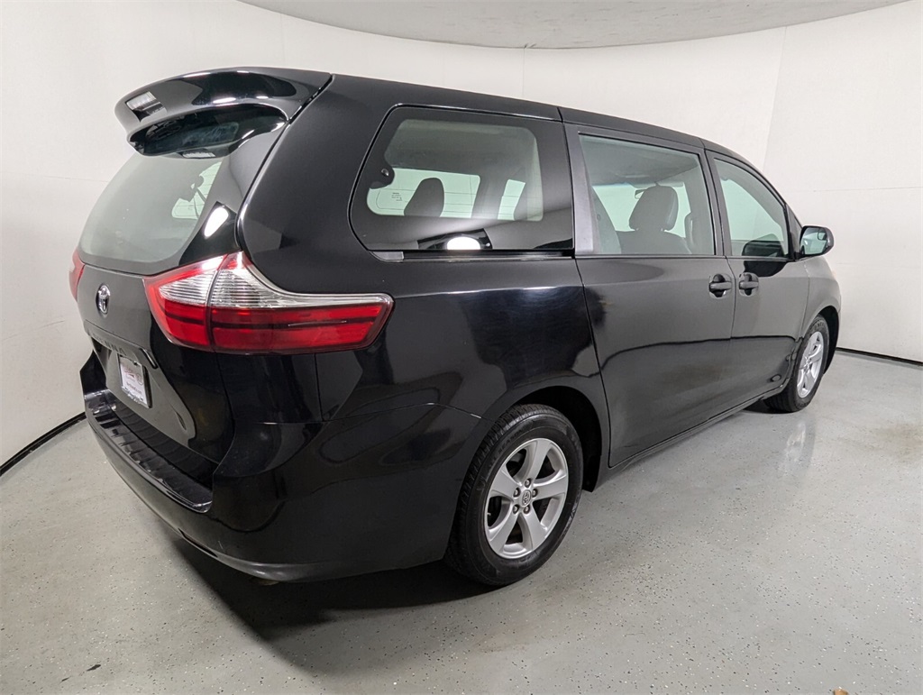 2017 Toyota Sienna L 6