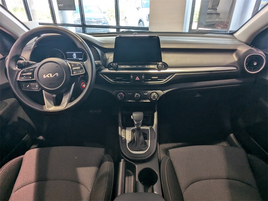 2023 Kia Forte LXS 14