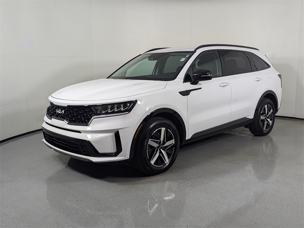 2022 Kia Sorento S 3