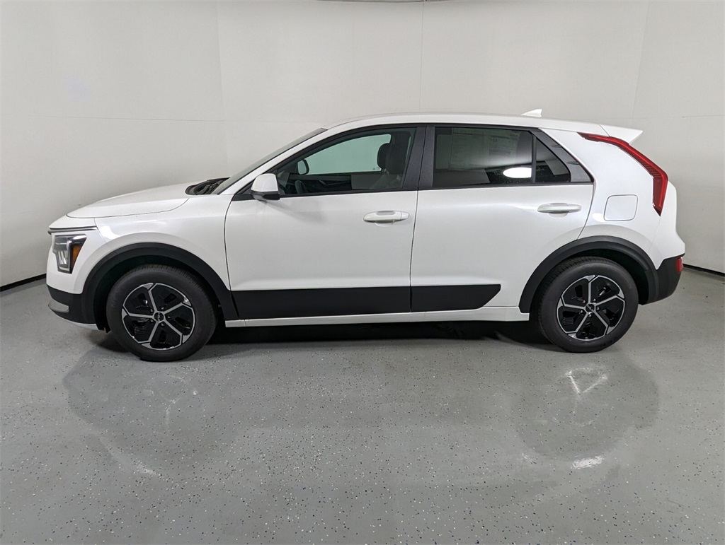 2024 Kia Niro LX 4