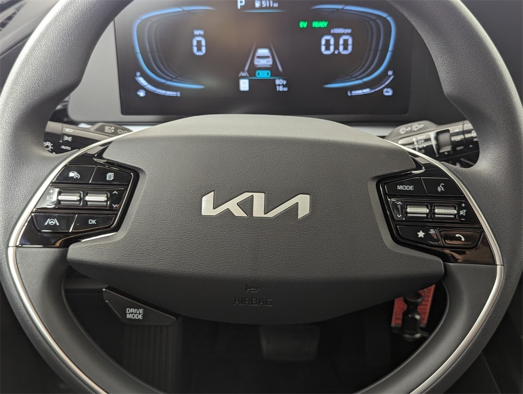 2024 Kia Niro LX 16