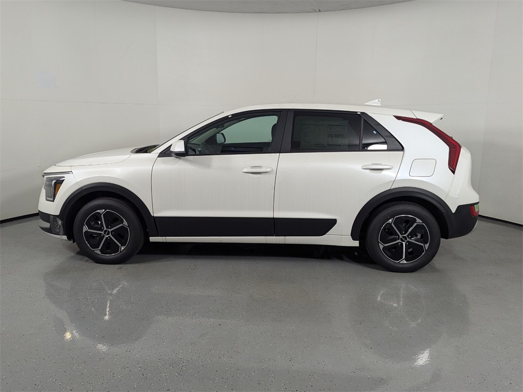 2024 Kia Niro LX 4