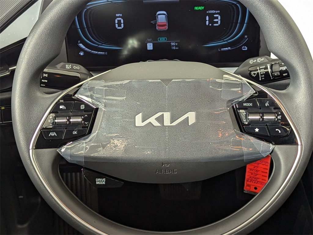 2024 Kia Niro LX 14