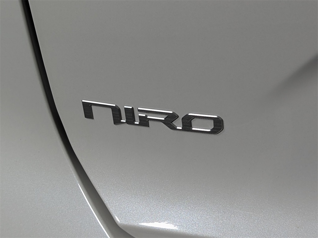 2024 Kia Niro LX 6