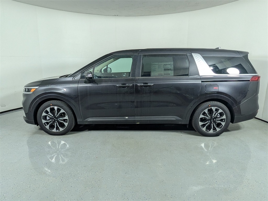 2024 Kia Carnival EX 4