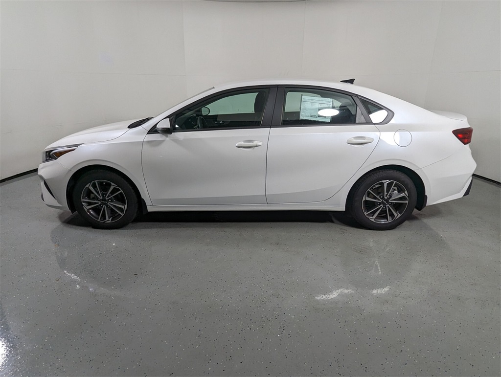 2024 Kia Forte LXS 4