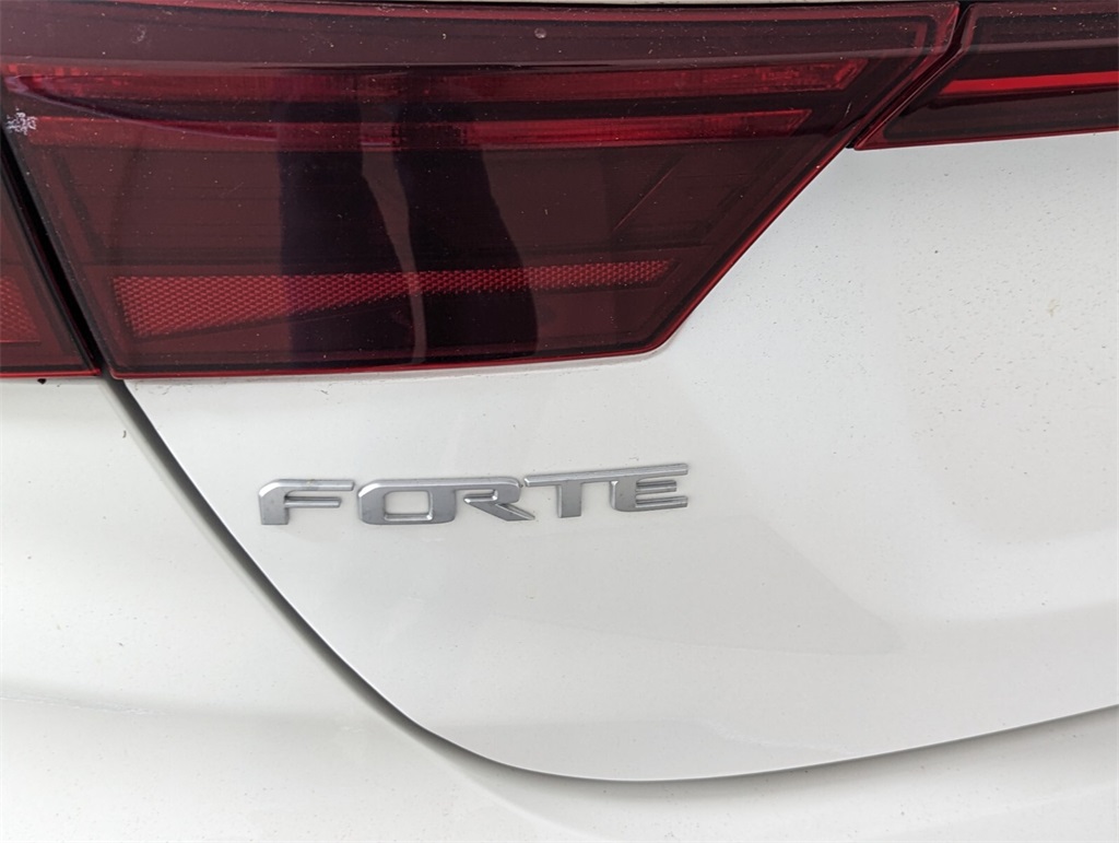 2024 Kia Forte LXS 8