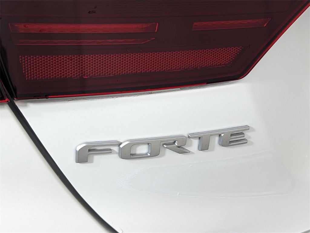 2024 Kia Forte GT-Line 8