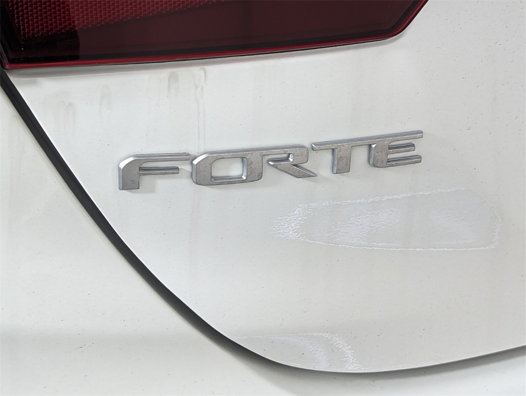 2024 Kia Forte LXS 8