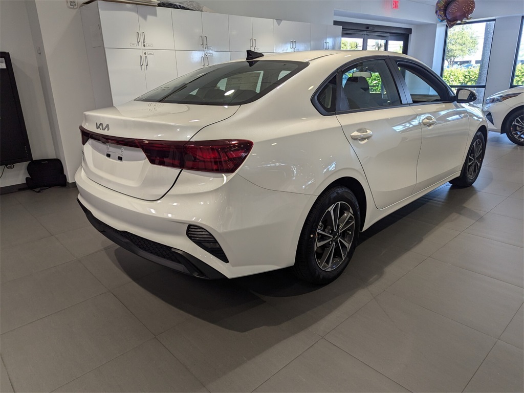 2024 Kia Forte LXS 8