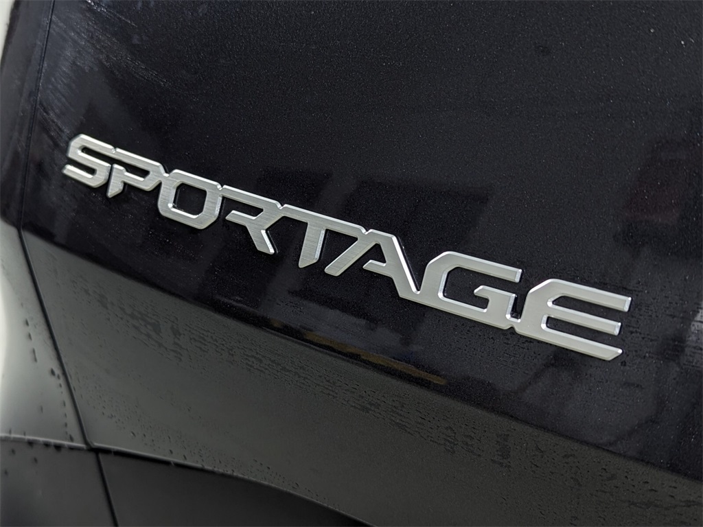 2024 Kia Sportage EX 4