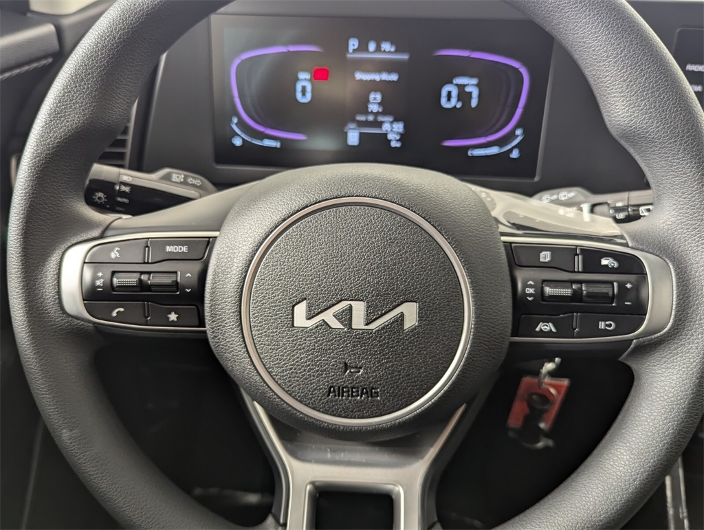 2025 Kia Sportage LX 17