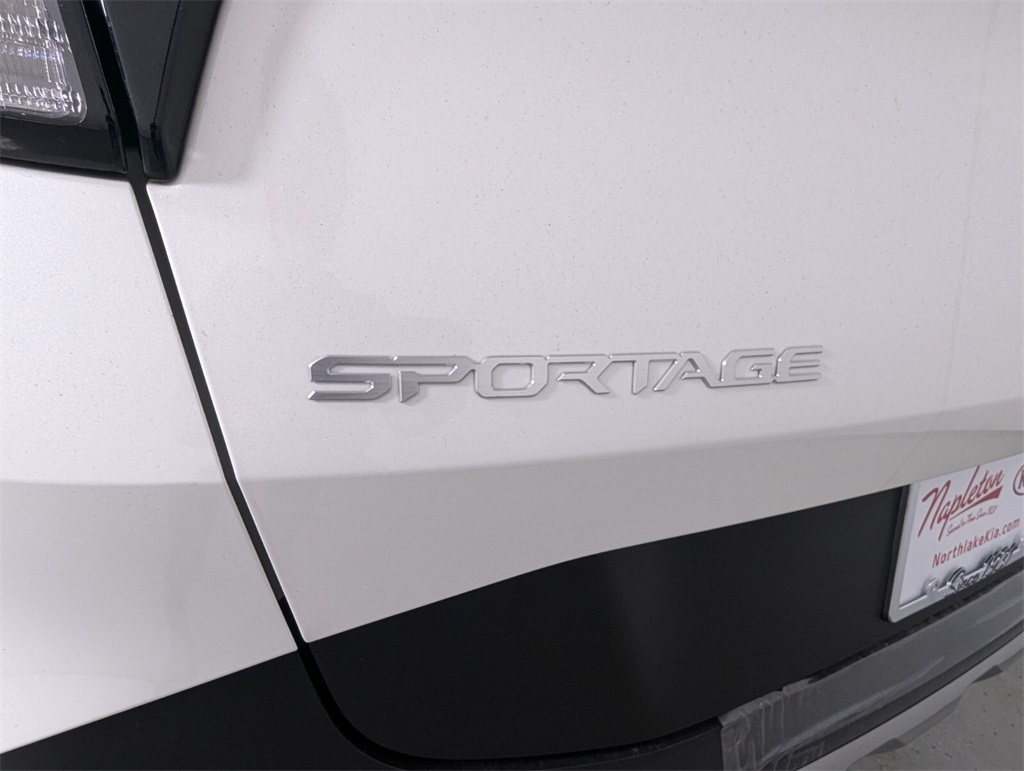 2025 Kia Sportage LX 8