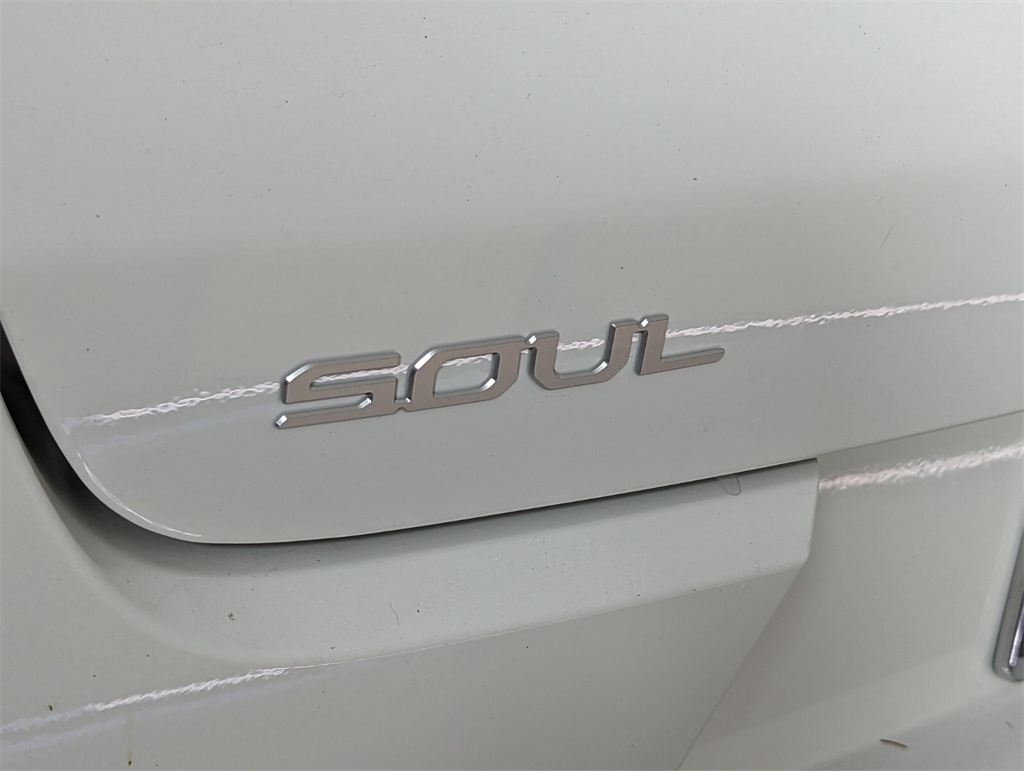 2025 Kia Soul LX 8