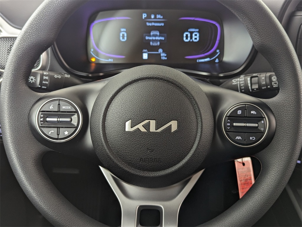 2025 Kia Soul LX 16