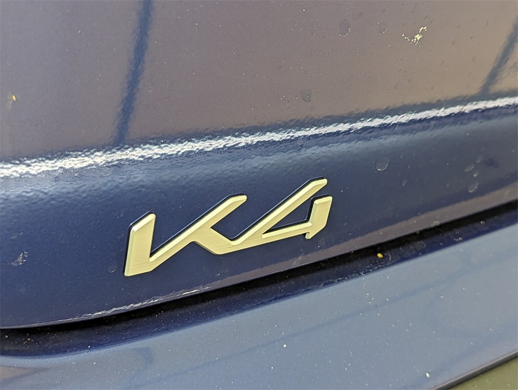 2025 Kia K4 LXS 8